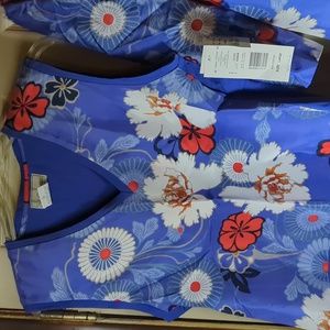 Floral 2 piece sleeveless top and blazer size large